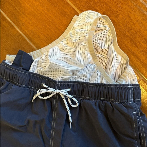 Roundtree & Yorke Men’s Swim Trunks Sz M - Picture 9 of 10